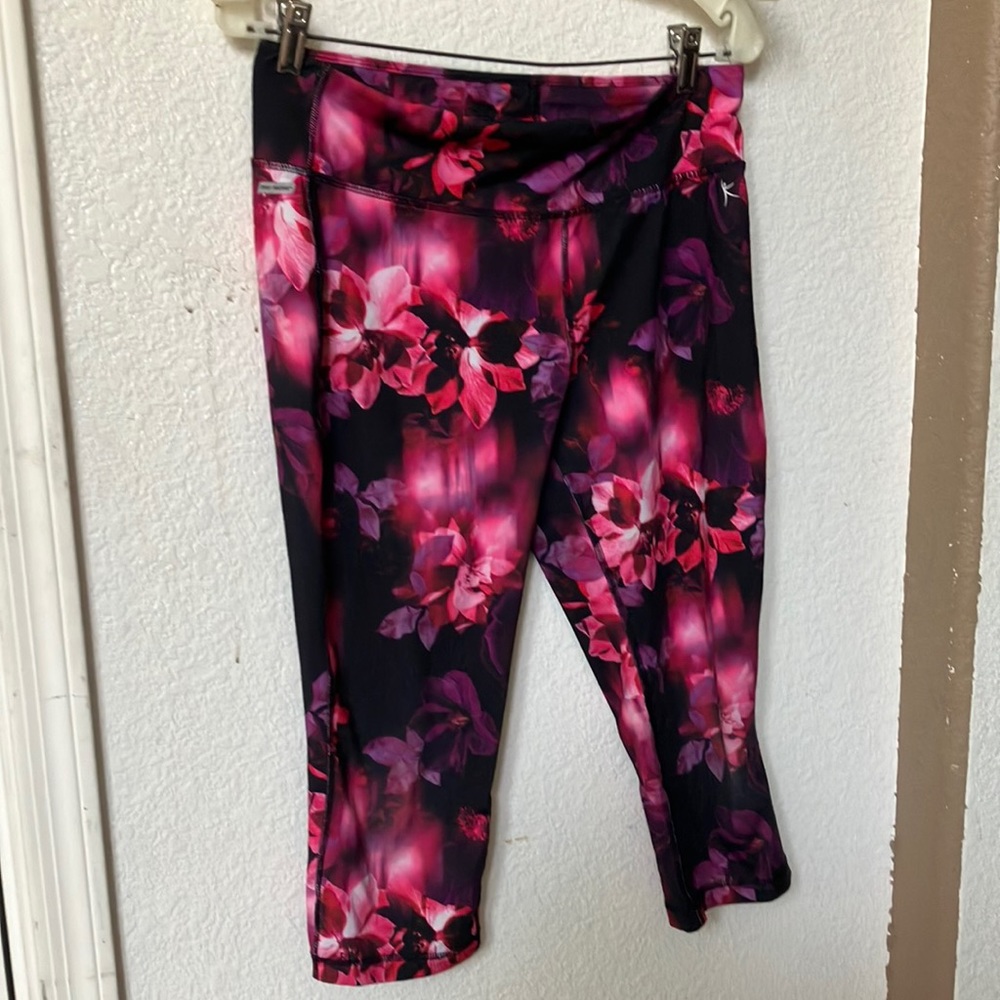 FINAL MARKDOWN Danskin now capris medium